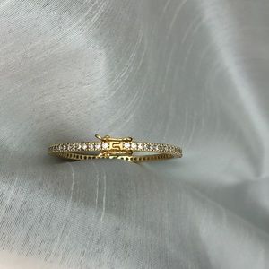 Gold diamond bracelet